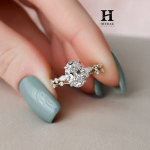 Bague de fiançailles vintage en or rose 14 carats avec diamant de laboratoire taille ovale, motif feuille et vigne inspiré de la nature, bijou de mariée unique - Product Image 1