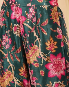 ชุดอานาร์กาลีคุร์ตาพิมพ์ลายดอกไม้สีเขียวสำหรับผู้หญิง พร้อมชาราร่าและผ้าคลุมไหล่ (ชุด 3 ชิ้น) - Product Image 4