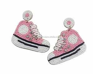 Pendientes de gota bordados con cuentas en forma de zapato, joyería de moda, cuentas de semillas, bordado a mano, fiesta Multicolor, Unisex - Product Image 1