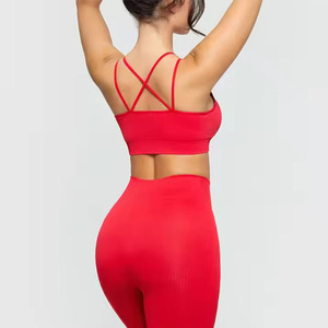 Ensemble de yoga rouge pour femme, haut court dos nageur à encolure dégagée et leggings longs taille haute, sans couture, respirant, en Spandex et Polyester, 2 pièces - Product Image 5