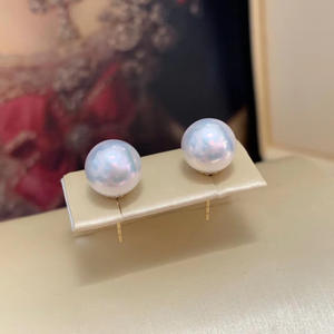 Pendientes de Perlas Edison de Agua Dulce Naturales con Oro de 18K, Redondos, con Luz Extremadamente Intensa, Simples y Lisos, con Ligeras Imperfecciones - Product Image 4