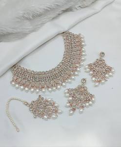 Parure de bijoux ethniques de luxe plaqué or rose avec zircon, collier ras-du-cou, boucles d'oreilles et Maang Tikka, style Bollywood, pour fiançailles et mariage, faits à la main - Product Image 6