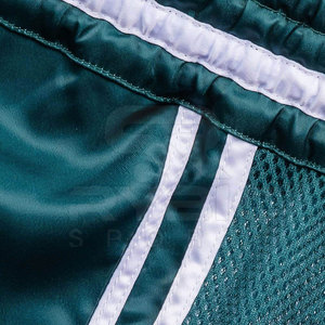 Shorts de Muay Thai fabriqués au Pakistan, prix bas, tissu haute densité, pour la salle de sport, fabriqués avec les meilleurs matériaux, en promotion. - Product Image 6
