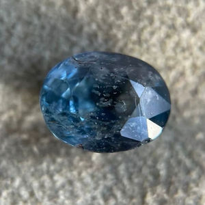 Zafiro azul natural suelto de 2.20 quilates, zafiro azul ovalado de las minas de Ceilán, zafiro azul de Sri Lanka. - Product Image 1