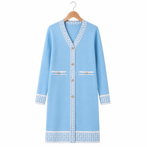 Cardigan en acrylique bleu clair tricoté HMR Sisterhood Sorority avec bordure pied-de-poule, col en V, manches longues, style classique, coupe ample - Product Image 5