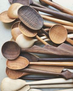 Juego de cucharas de cocina de madera hechas a mano con madera natural de mango y acacia para uso en la cocina - Product Image 5