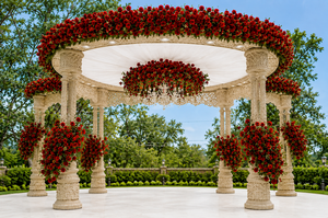 Grand Mandap Indien du Sud Moderne à Trois Poteaux avec Piliers Sculptés en Fibre de Verre Légère pour Décoration d'Événements et Mariages - Product Image 2