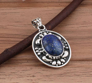 จี้เพทายธรรมชาติวินเทจ เงินแท้ 925 ขายส่ง อัญมณีสีน้ำเงินเข้ม สร้อยคอคริสตัลบำบัด สำหรับทุกเพศ - Product Image 1