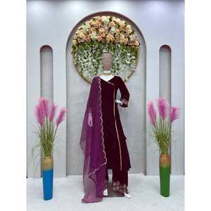 Conjunto de Traje Elegante para Fiesta para Mujer con Top, Pantalón y Dupatta - Product Image 2