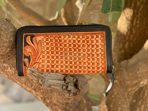 Cartera de mano de cuero con herramientas para mujer, cartera de mano de cuero tallado, elegante, única - Product Image 5