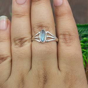 Bague en labradorite bleue naturelle, argent sterling 925, bague artisanale en pierre précieuse, cabochon ovale, bijou statement pour femmes, vente en gros - Product Image 2