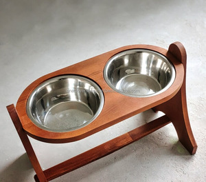 Support d'alimentation moderne en bois pour animaux de compagnie OEM avec bols antidérapants en acier inoxydable - Product Image 4