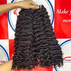 ผมมนุษย์แท้แบบไม่ผ่านกระบวนการ รีมี่ เกรดพรีเมียม แบบมัดเป็นช่อ เย็บด้วยเครื่องจักรสองชั้น  แบบตรงธรรมชาติ แบบหยักศก และแบบลอน จากแหล่งผลิตเวียดนาม - Product Image 1