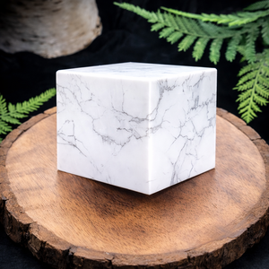Cristal de howlite blanc naturel en forme de cube, pierre polie, 5-6 cm, pour la décoration de la maison, le feng shui, la méditation, la guérison énergétique, cadeau d'amour - Product Image 1