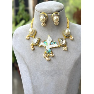 Elegante Juego de Collar y Aretes Chapados en Oro de Primera Calidad, Joyería de Moda para Mujer, Regalo de Boda - Product Image 1