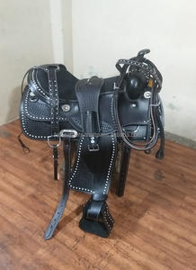 Selle noire occidentale antique Selle de style cow-boy américain pour le plaisir Trail Riding and Racing avec accessoires assortis en gros - Product Image 6