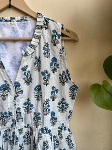 Robe longue vintage en coton indien imprimée à la main, motif floral, avec broderie et pompons, robe maxi imprimée - Product Image 3