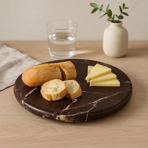 Planche à découper rectangulaire classique en marbre pour une décoration de cuisine traditionnelle, rehaussant la beauté fonctionnelle - Product Image 3