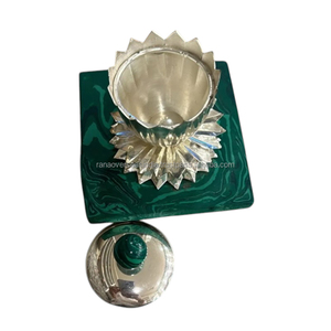 Récipient de fruits secs en métal très apprécié sur base en résine Un cadeau de qualité supérieure pour chaque célébration disponible en plusieurs modèles et tailles - Product Image 1