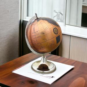 Globo Terráqueo Metálico Contemporáneo con Acabado en Cobre, Exhibición de Geografía para Escritorio, Coleccionable - Product Image 2