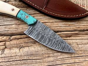 Couteau de chasse et de camping à lame fixe en acier Damas forgé à la main avec fourreau, manche en pierre et os, fabrication OEM sur mesure, lame pleine longueur - Product Image 2