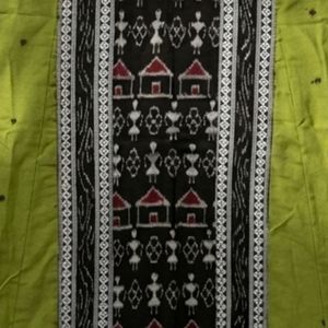 Kurta Ikkat Arts Verde Lima Tribal Village – Kurta Étnica Inspirada en el Tejido a Mano en Tonos Oliva y Negro - Product Image 1