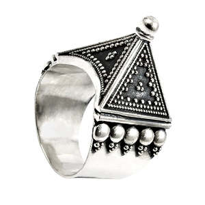 Anillo de diseño piramidal de buena calidad, hecho a mano en plata de ley 925, joyería bohemia para hombres, regalo personalizado para hombres a un precio razonable. - Product Image 1
