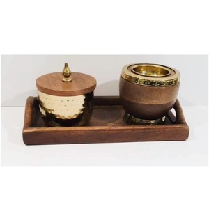 Ensemble d'encensoir esthétique religieux en bois de santal avec support en laiton martelé et plateau fait main - Product Image 3