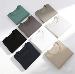 T-shirt décontracté d'été à col rond en coton 220 GSM à séchage rapide, couleur unie, coupe ample, OEM - Product Image 4