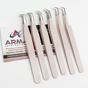 Pinzas para Pestañas de Alta Calidad con Recubrimiento Rosa, Probadas a Mano, de Acero Inoxidable Sostenible, con Etiqueta Privada - Product Image 5