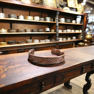 กำไลข้อมือทองแดงแท้สไตล์ทิเบตแบบวินเทจ ผสมผสานความดั้งเดิมและความทันสมัย ทำด้วยมือ สำหรับผู้ชาย ผู้หญิง ปรับขนาดได้ แบบอินเดีย สำหรับทุกเพศ - Product Image 2