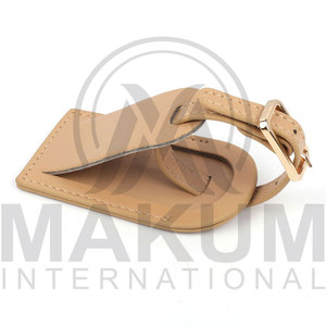 Étiquette de bagage en cuir véritable personnalisée MAKUM INTERNATIONAL avec logo, étiquette d'identification de valise de voyage haut de gamme, boucle en métal - Product Image 4