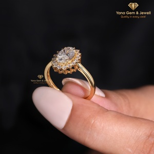 Anillo Floral Ovalado de Diamante CVD Cultivado en Laboratorio de 1.00 Quilates, Color D, Claridad VVS2, Oro Sólido de 14K, Certificado IGI, Elegante para el Día de la Boda - Product Image 4