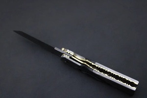 Cuchillo Plegable de Acero de Damasco de Grado Industrial Hecho a Mano con Mango de Madera y Funda de Cuero para Acampar al Aire Libre - Product Image 3
