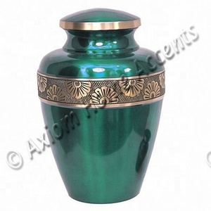 Urna de cremación de latón de primera calidad con diseño exquisito y un acabado suave para preservar las cenizas por Axiom Home Accents - Product Image 1