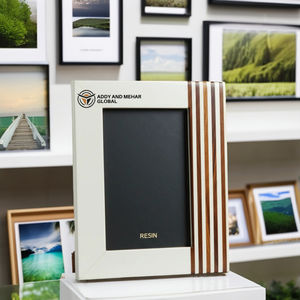 Marco de fotos de madera rayado verde menta y marrón diseño moderno hecho a mano instalación de pared ecológica característica creativa - Product Image 1