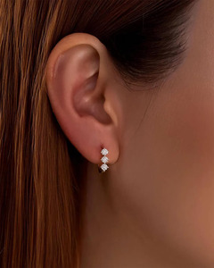 Pendientes de Aro de Oro de 14K con Diamantes, Estilo de Tres Piedras Colgantes, Aros Pequeños, Joyería Minimalista, Uso Diario, Regalo para Mujer, Accesorios Finos - Product Image 2