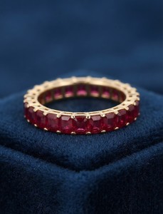 Bague éternelle classique en or jaune 14 carats avec rubis naturel octogonal, bijoux fins pour femmes, idéale pour les mariages et les occasions spéciales. - Product Image 2