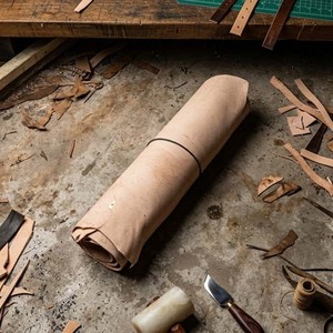 Demi-cuir de vache pleine fleur tanné végétal Prime Choice, couleur naturelle, pour la fabrication de ceintures, sacs et outils - Product Image 2