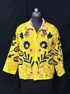 Chaqueta Bordada Suzani |   Prendas de Vestir Textiles Florales Hechas a Mano con Detalles Artísticos para Compradores Mayoristas de Moda Boutique - Product Image 3