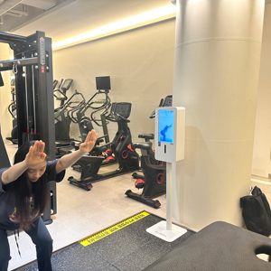 เครื่องวิเคราะห์ร่างกายอัจฉริยะ Bodydot BDF1000 ใช้พลังงาน AI โครงอะลูมิเนียมอัลลอยด์ ดีไซน์ยืดหยุ่น ไม่สามารถพับได้ ติดตามท่าทางร่างกายแบบเต็มรูปแบบ - Product Image 1