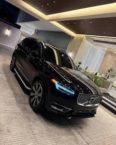 รถมือสองสภาพดี ปี 2024 2023 สีดำ Volvo XC90 SUV เกียร์อัตโนมัติ ขับเคลื่อนสี่ล้อ ไฟหน้า LED เบาะหนัง ภายในสีแดง ระบบไฮบริด - Product Image 6