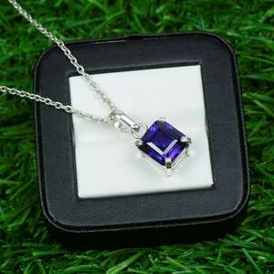 Colgante de Alejandrita Cuadrada Natural, Colgante de Plata de Ley 925, Joyería de Piedras Preciosas, Colgante para Mujer, Regalo Hecho a Mano - Product Image 3