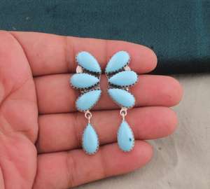 Pendientes Colgantes Hechos a Mano de Plata de Ley 925 con Turquesa Sleeping Beauty, Diseño de Flor con Racimo de Piedras Múltiples y Forma de Lágrima - Product Image 4