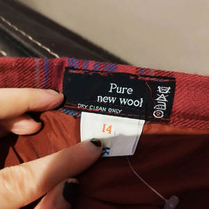 Vente chaude : Jupe écossaise plissée en laine 100% faite à la main, motif tartan, style robe d'écolière - Product Image 4