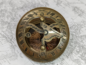 Astrolabe en laiton vintage, boussole, aiguille solaire, instrument de navigation nautique fait main, cadeau décoratif pour explorateur maritime antique - Product Image 3