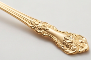 Ensemble de cuillères à thé élégantes finition or avec manches ornées, compatibles lave-vaisselle, pour occasions de mariage - Product Image 2