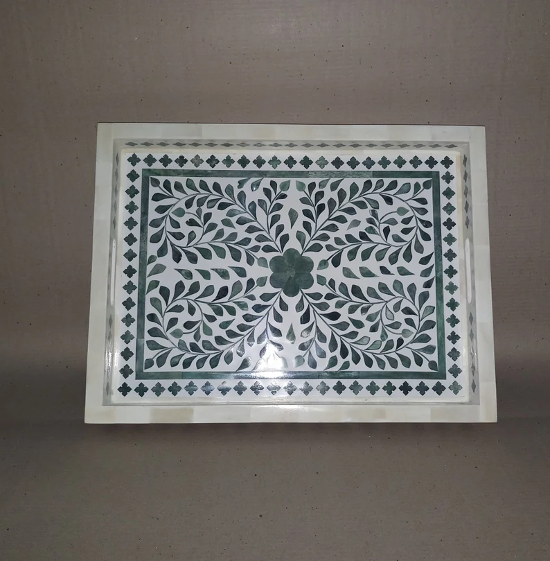 IDENTIQUE À L'IMAGE