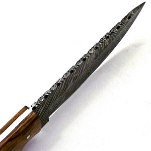 Cuchillo de caza de acero de Damasco con hoja de punta caída y borde dentado, mango de madera, hecho a mano, cuchillos OEM en venta a precio razonable - Product Image 4
