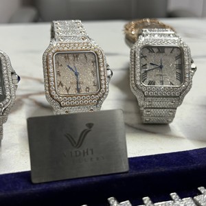 Оптовая продажа: Женские часы Top Brand с кварцевым механизмом, без цвета, с эффектом VVS, с индивидуальным дизайном, аналоговые, в стиле «антик», квадратные, с покрытием из белого золота, с эффектом «ледяной» инкрустации - Product Image 5